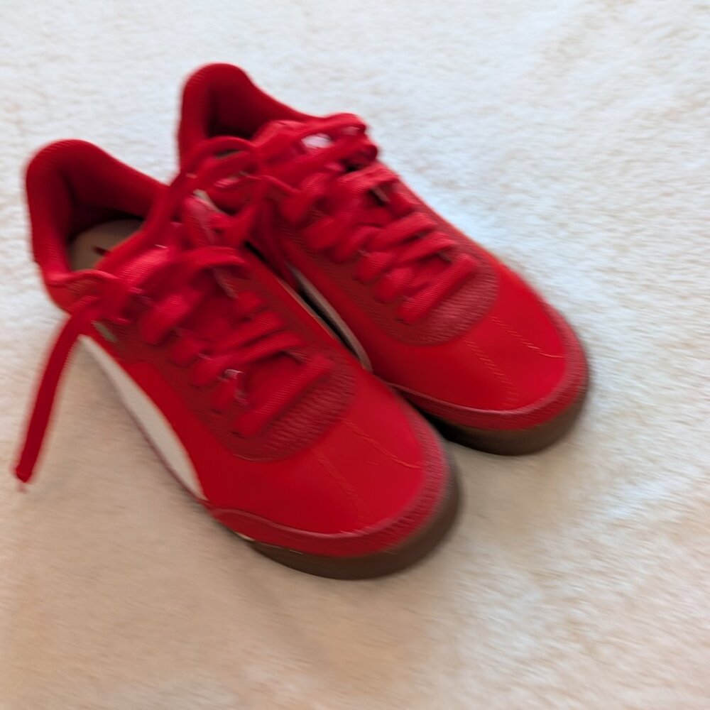 Brand New Red Puma Sneakers Women's Size 7.5 - Picture 2 of 5